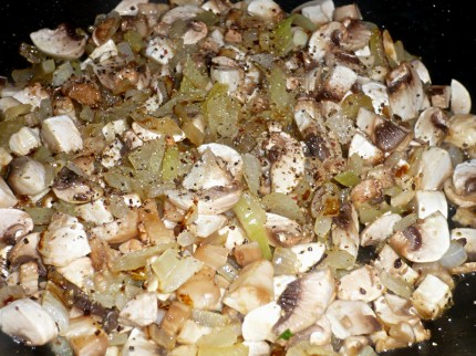 Mushroom-onion meat stuffing