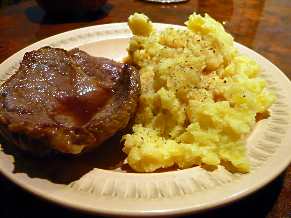 Fried Pork Chops with Mashed Potatoes