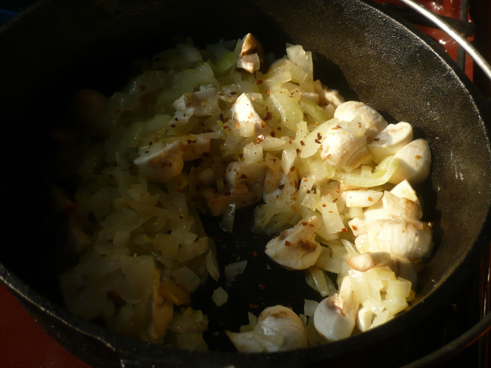 Fish stuffing: onions, mushrooms and red chili flakes