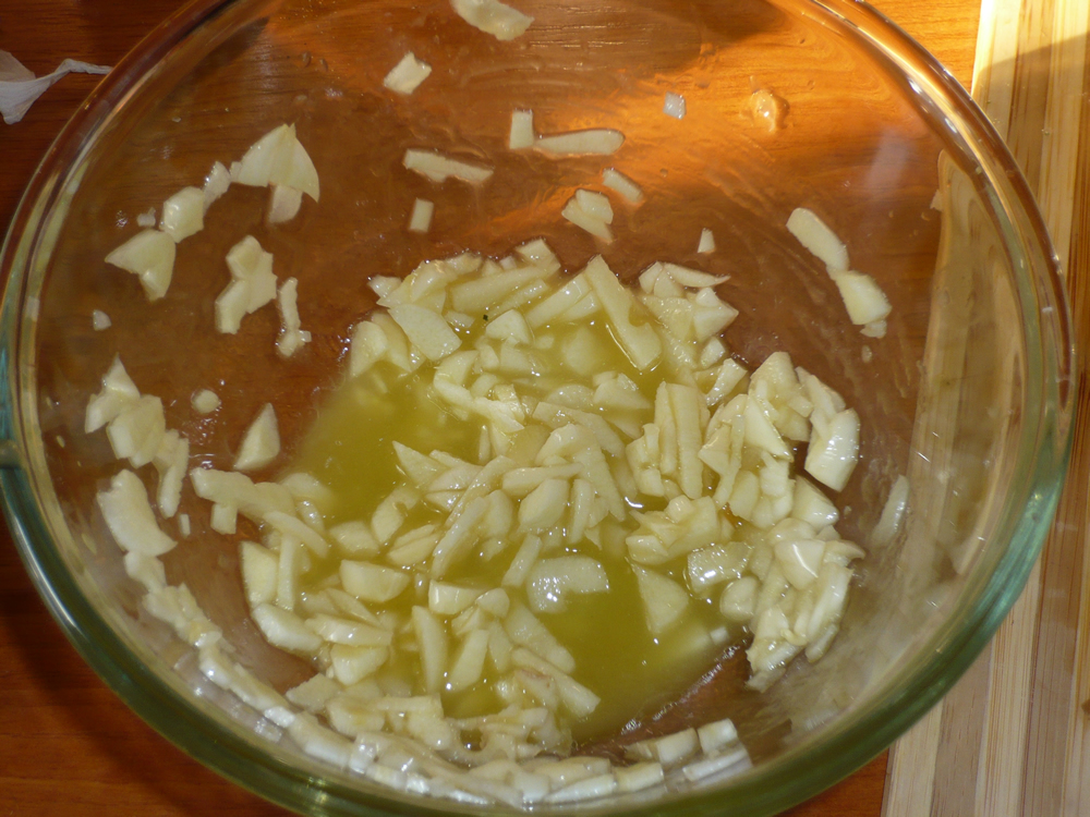 Chopped garlic with olive oil and lemon juice
